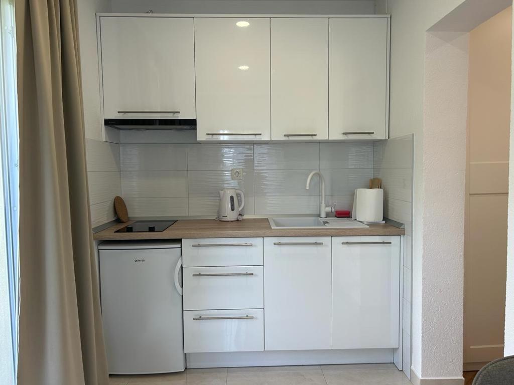 Apartments Niko, Near Beach, Free Parking, Wi-Fi Tucepi Luaran gambar